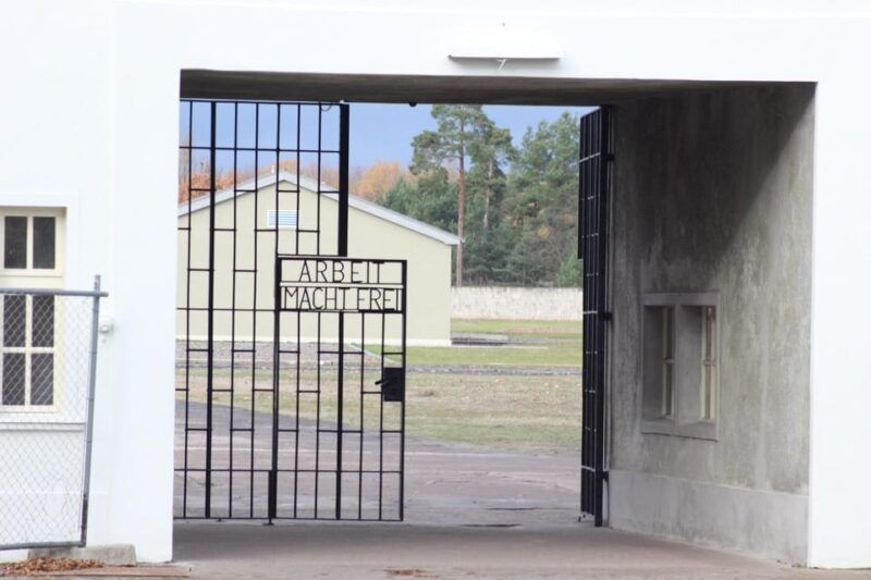 private-driver-day-trip-berlin-to-potsdam-sachsenhausen