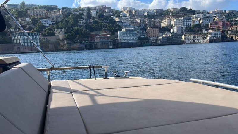 private-luxury-boat-tour-to-capri-and-positano-from-naples