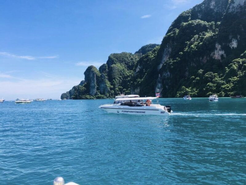 private-luxury-speed-boat-charter-to-phi-phi-krabi