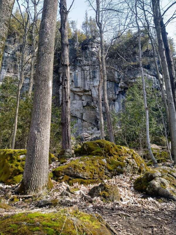 private-metcalfe-duncan-caves-hike-collingwood-blue-mountain