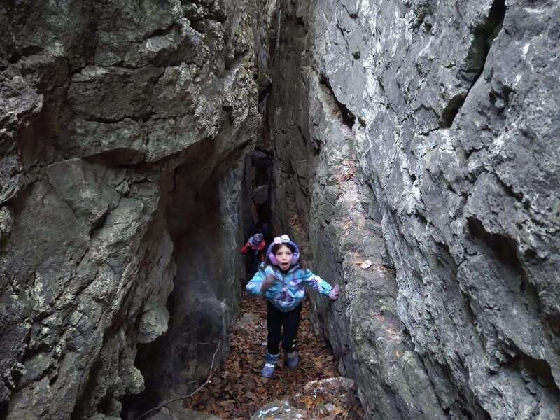 private-nottawasaga-bluffs-caves-hike-creemore-collingwood
