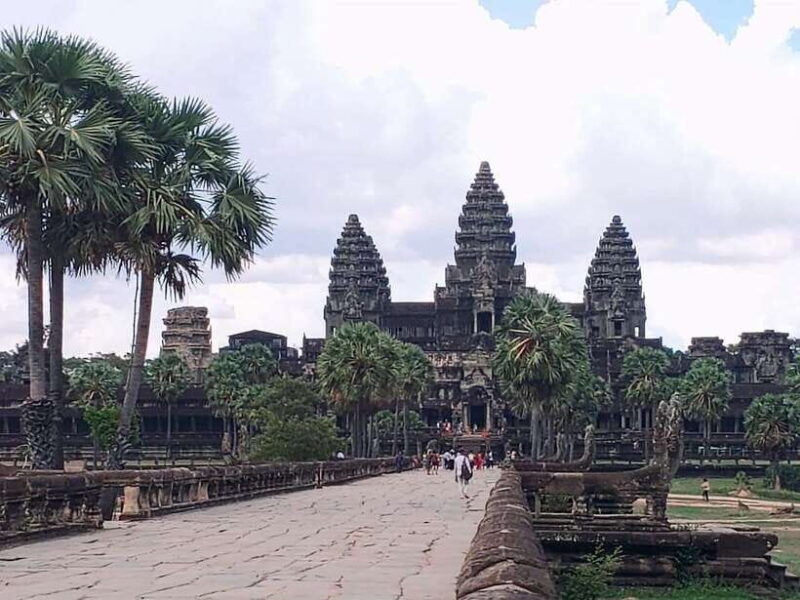 private-one-day-trip-the-best-experience-to-angkor-temples