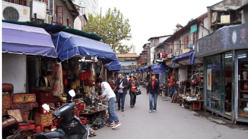 private-shanghai-shopping-tour-with-local-shopping-guru
