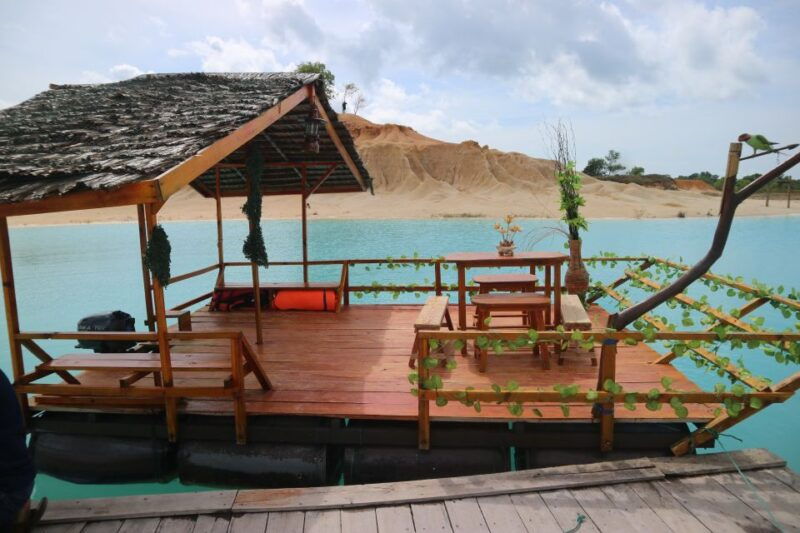 private-tour-blue-lake-sand-dunes-bintan