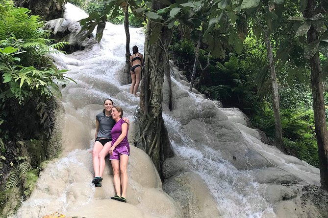 Private tour Chiang Dao cave ,Temples,Sticky waterfall - Discover the Best of Northern Thailand with the Private Chiang Dao Cave, Temples, and Sticky Waterfall Tour
