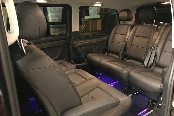 Private Transfer from Noosa to Sunshine Coast Airport 7 seater - A Practical and Comfortable Way to Get from Noosa to Sunshine Coast Airport