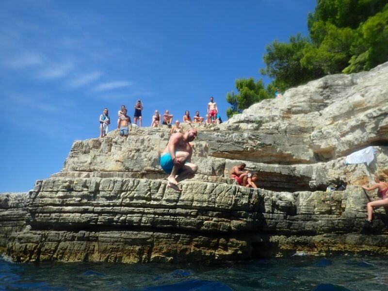 pula-sea-adventure-boat-kayak-snorkeling-cliff-jumps