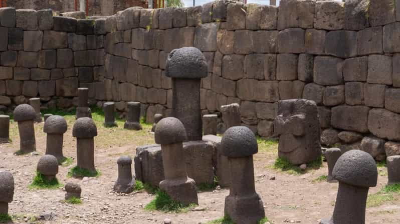 puno-aymara-route-and-titicaca-castle-entrance