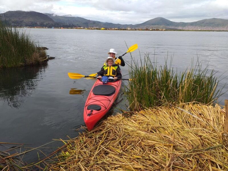 puno-uros-island-kayak-entrance