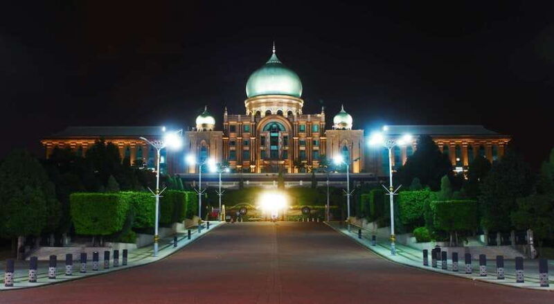 putrajaya-visit-and-lake-cruise-tour-from-kuala-lumpur
