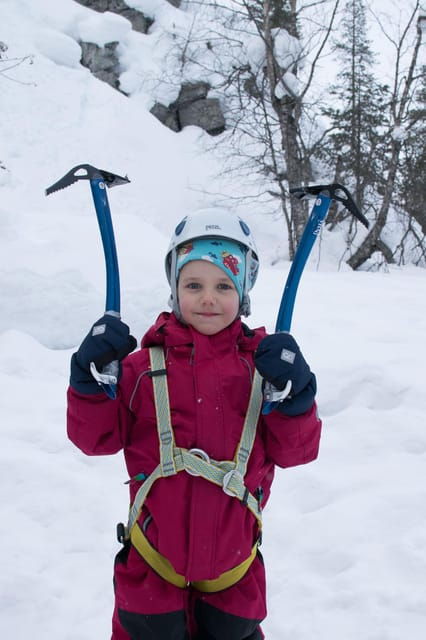 pyhatunturi-kids-ice-climbing-adventure-in-finnish-lapland