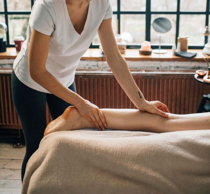 reflexology-massage-for-relaxing-moments-at-home