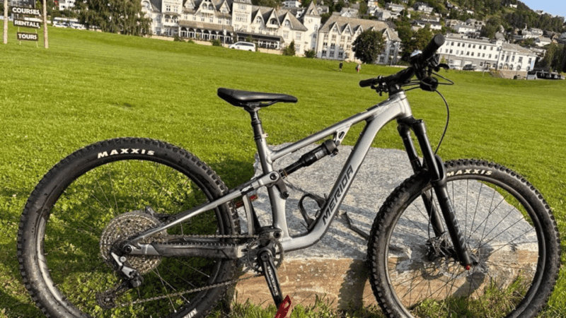 rentals-mountain-bike-full-suspension
