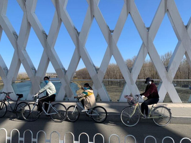 riverside-cycling-with-a-native