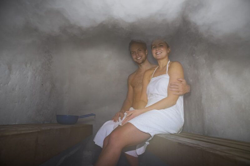 rovaniemi-ice-restaurant-dinner-with-snow-sauna-transfer