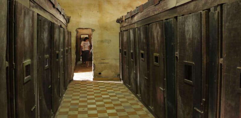 s21-killing-fields-tour-with-khmer-lunch-drink