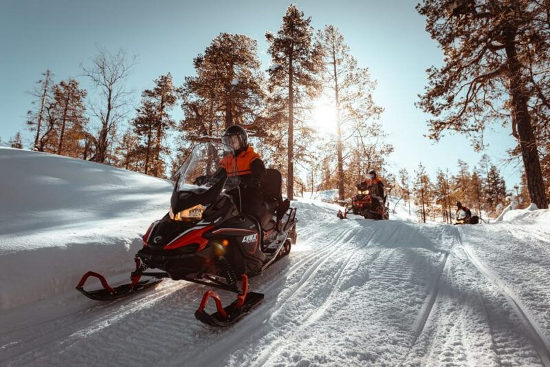 saariselka-snowmobile-ride-with-hot-drinks