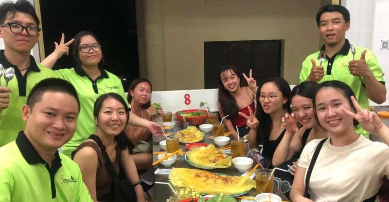 saigon-night-sightseeing-and-street-food-tour-by-vespa