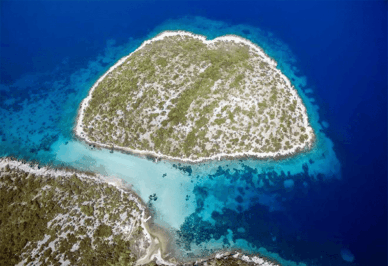 samos-east-coast-by-boat-with-beachside-bbq
