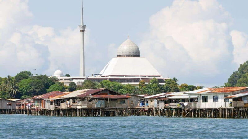 sandakan-fireflies-and-mangrove-cruise-with-dinner