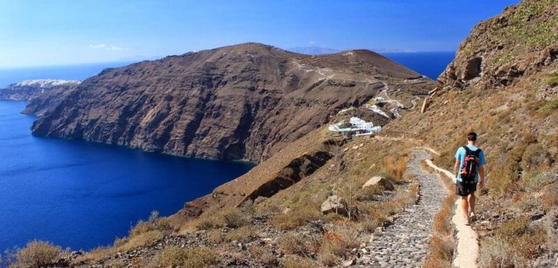 santorini-caldera-hike-from-fira-to-oia
