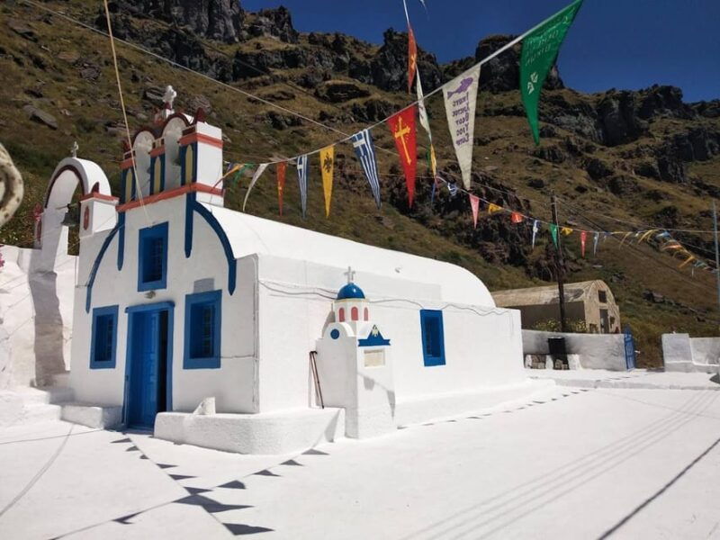 santorini-highlights-tour-with-wine-tasting