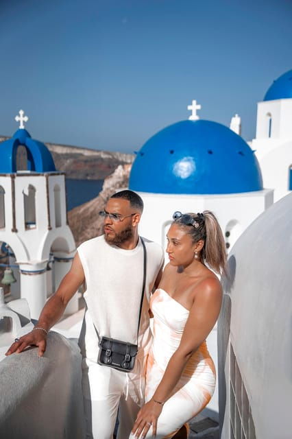 santorini-private-couple-photoshoot-with-35-edited-photos