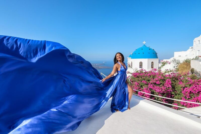santorini-private-flying-dress-photoshoot-with-dress-rental