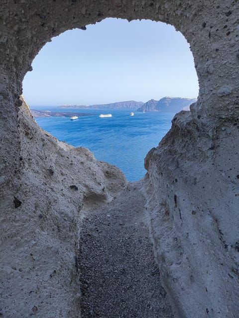 santorini-private-sightseeing-tour-with-local-guide-3