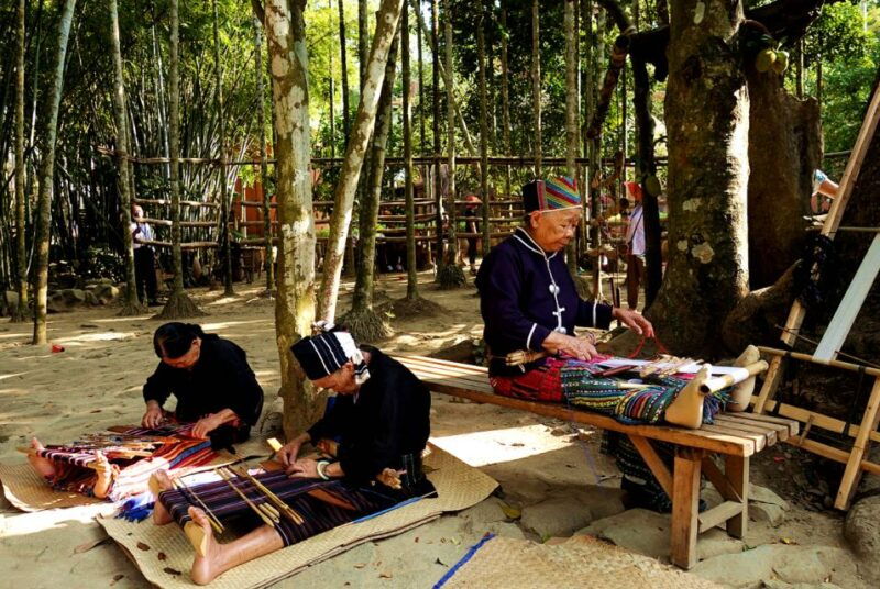 sanya-half-day-private-tour-of-li-miao-minority-park