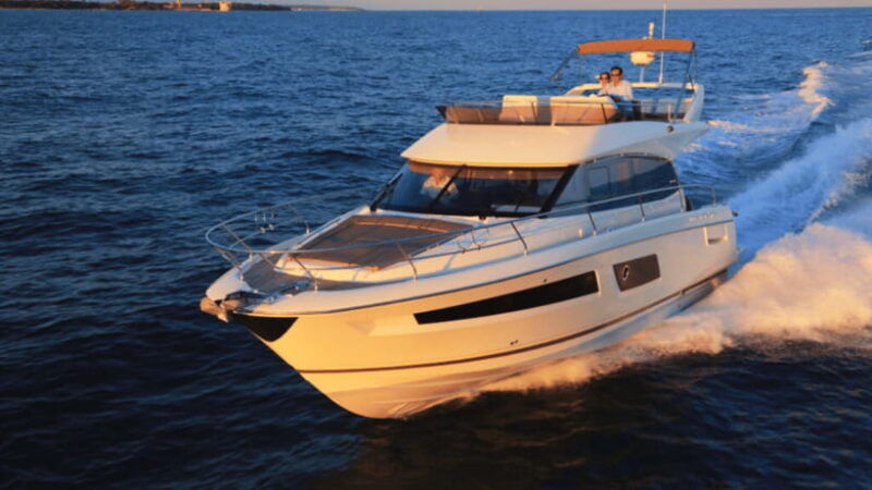 sanya-yacht-or-catamaran-sailing-experience
