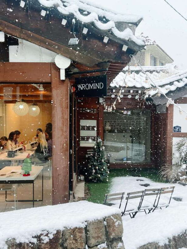 seoul-create-your-own-natural-perfume-with-a-perfumer