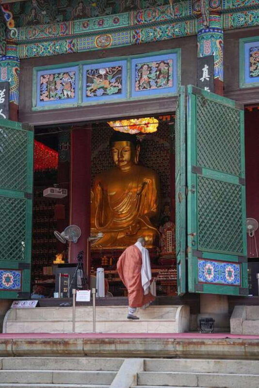 seoul-customized-private-walking-tour-with-a-local-guide