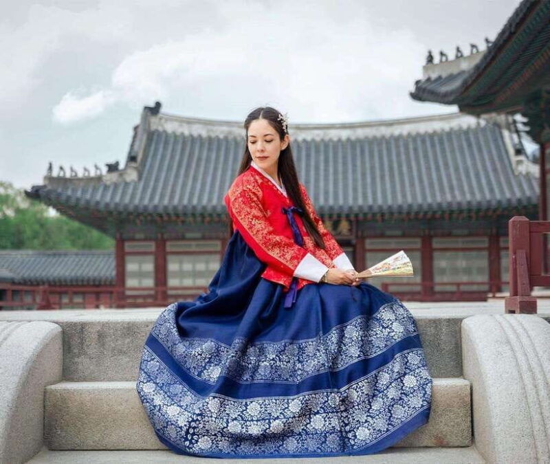 seoul-hanbok-rental-with-gyeongbokgung-palace-entry