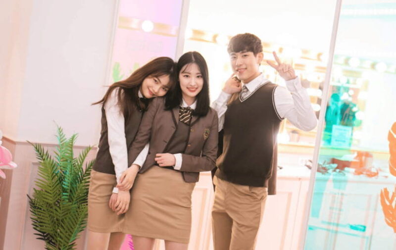 seoul-lotte-world-1-day-pass-school-uniform-1-day-rental