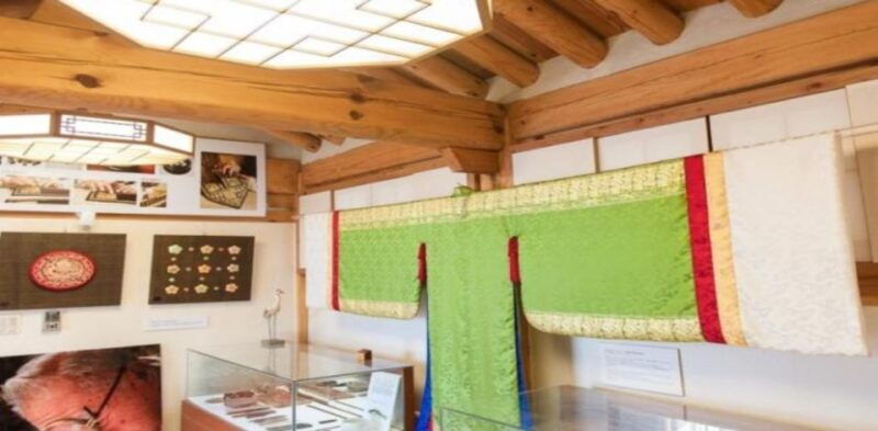 seoul-oraegage-bukchon-hanok-walking-tour