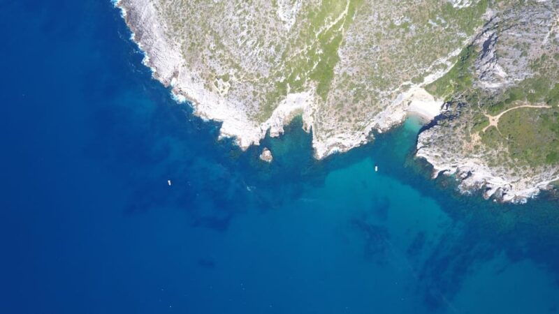 sesimbra-boat-trip-to-the-wild-beaches-and-caves