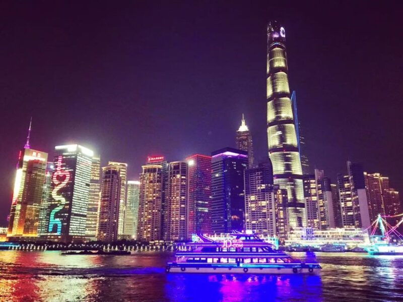 shanghai-in-5-hours-river-cruise-shanghai-tower-dining