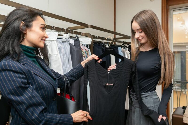 shopping-in-venice-with-a-personal-stylist