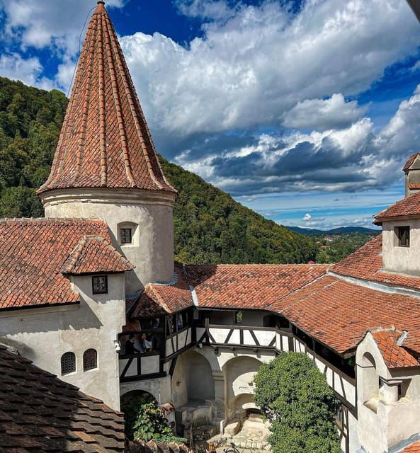 sibiu-draculas-castle-and-dino-park-day-trip