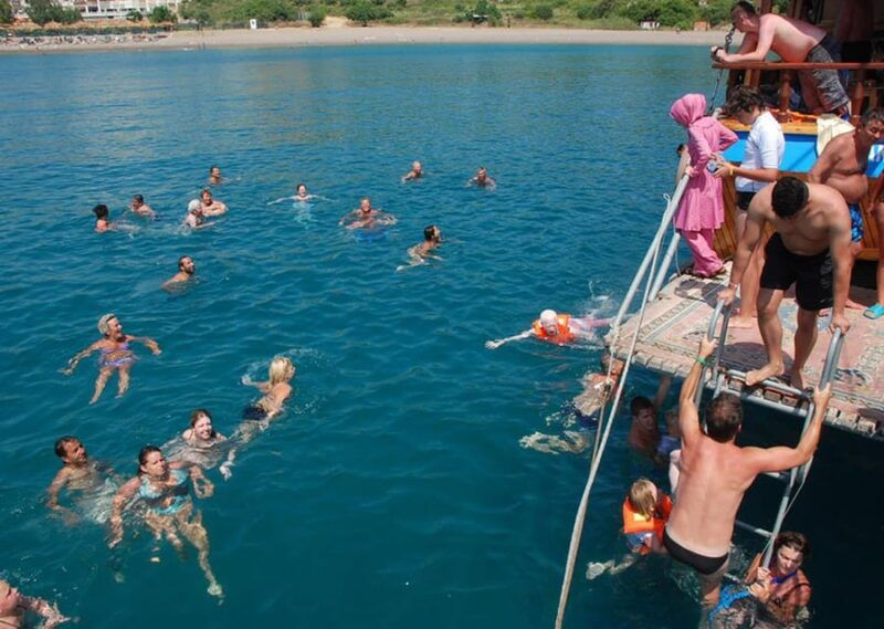 side-dolphin-island-boat-tour-with-lunch-and-soft-drinks