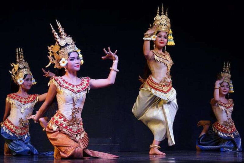 siem-reap-apsara-dance-show-and-dinner-with-hotel-pickup