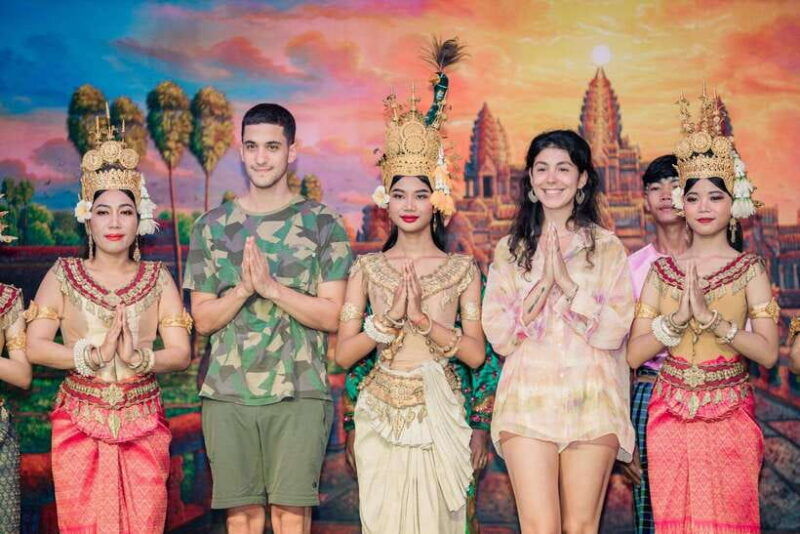 siem-reap-dinner-and-traditional-show-with-hotel-transfer