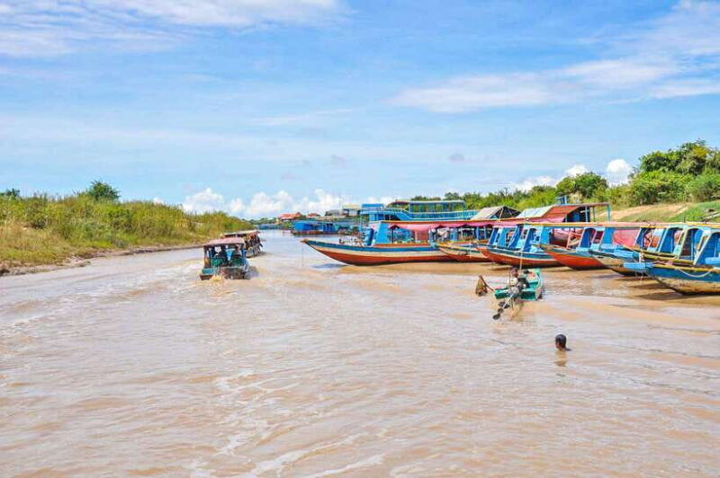 siem-reap-floating-village-and-sunset-private-boat-tour