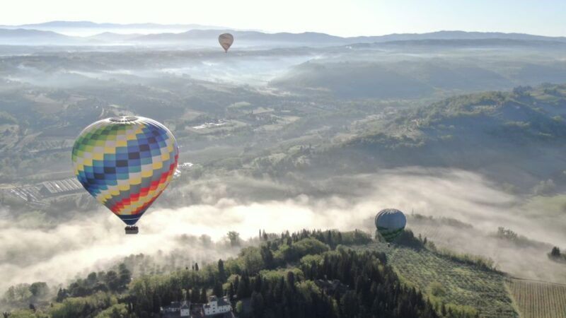 siena-balloon-flight-over-tuscany-with-a-glass-of-wine