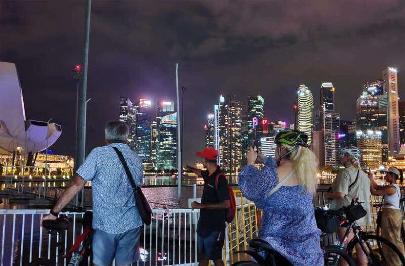 singapore-marina-bay-night-tour-by-bicycle