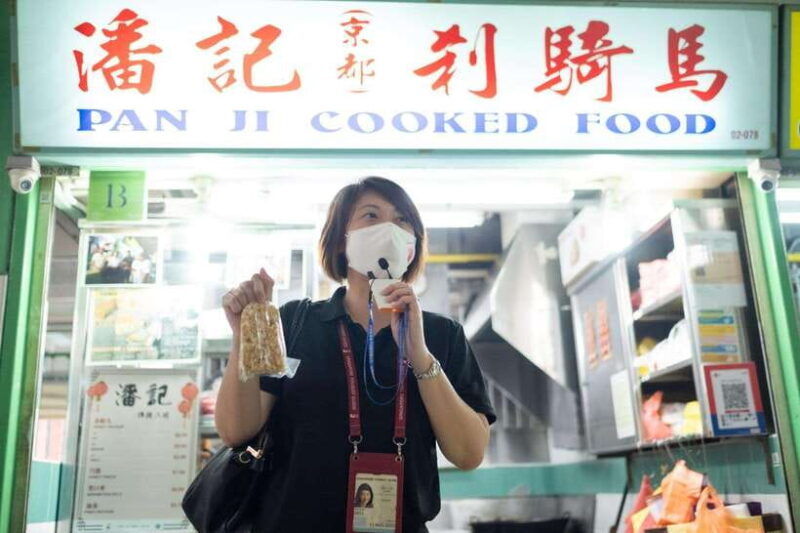 singapore-singapore-food-tours-chinatown-complex-hawker