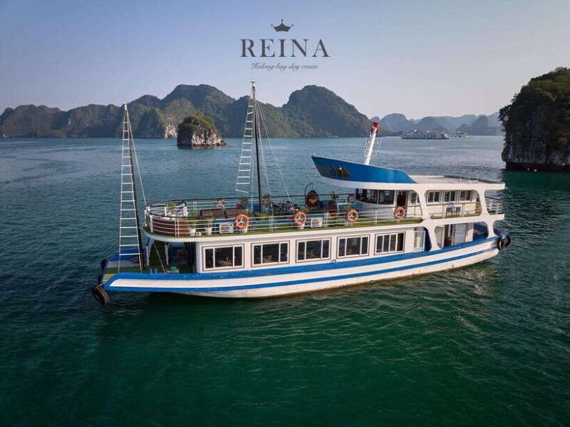 small-deluxe-cruise-in-halong-bay-day-with-lunch-and-sunset