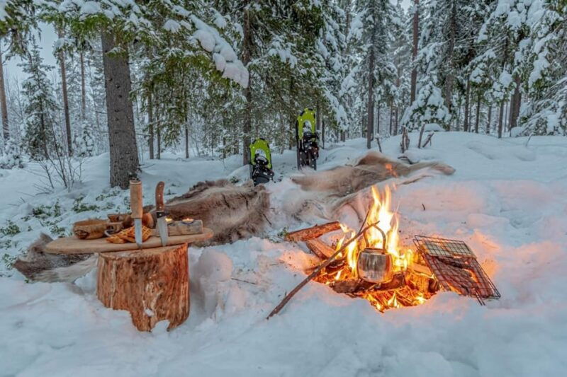 snowshoe-experience-with-traditional-beverages-in-lapland