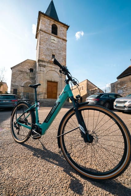 solex-bike-ride-with-guide-and-wine-tasting